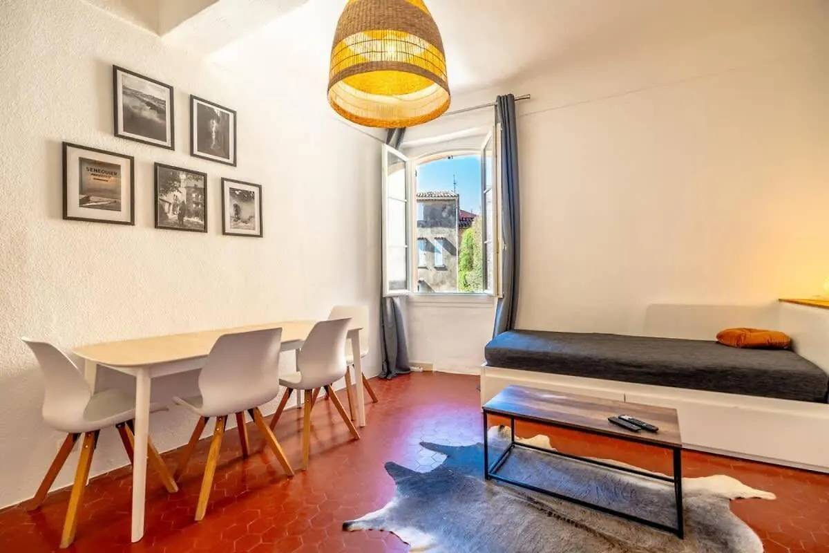 L'Ormeau L Historic St-Tropez L Shellter Rentals サントロペ アパート