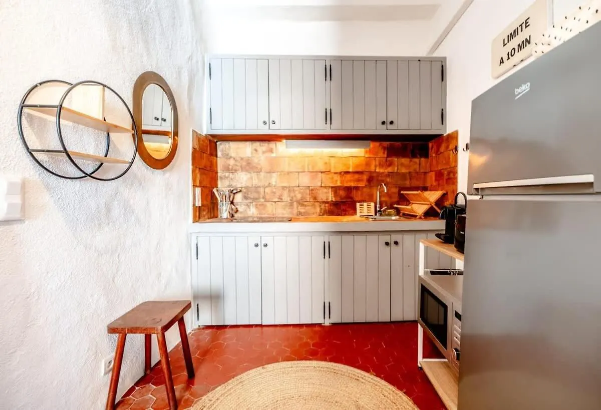 アパート L'Ormeau L Historic St-Tropez L Shellter Rentals サントロペ